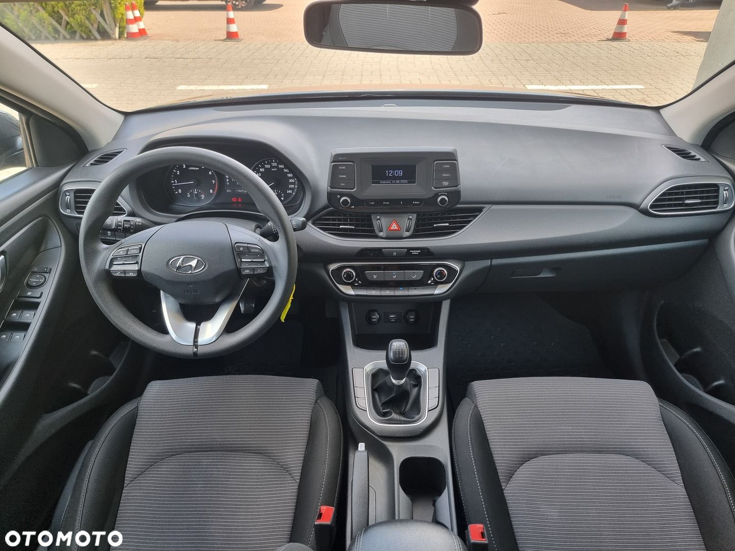 Hyundai i30 1.5 DPI Classic + - 26