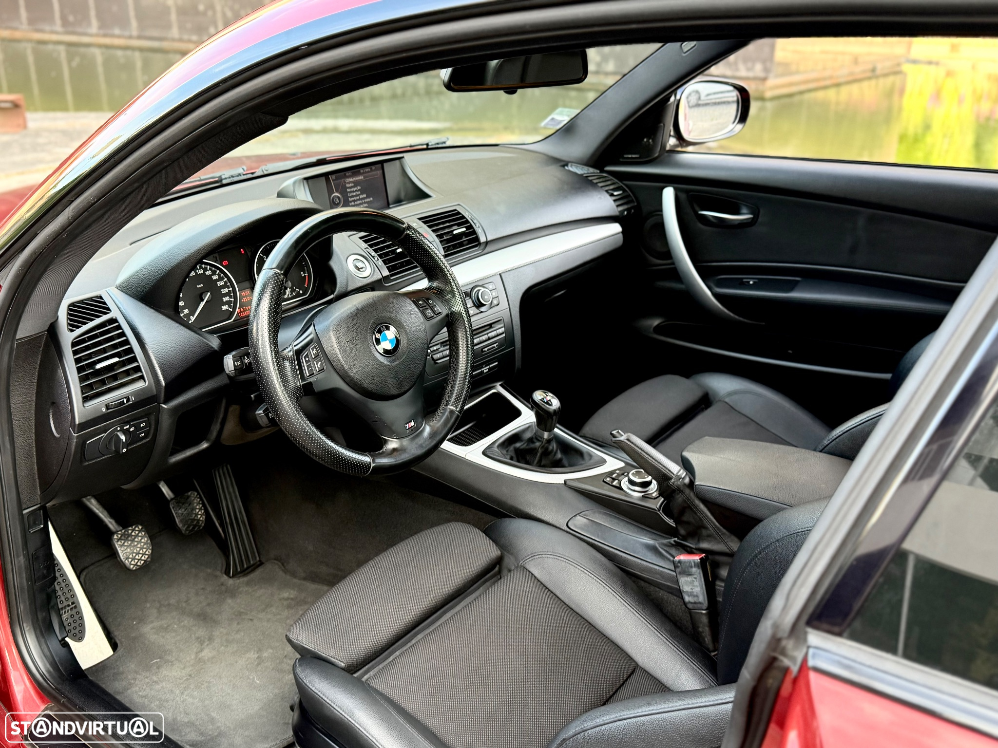 BMW 123 d Coupe Limited Edition Lifestyle c/ M Sport Pack - 11