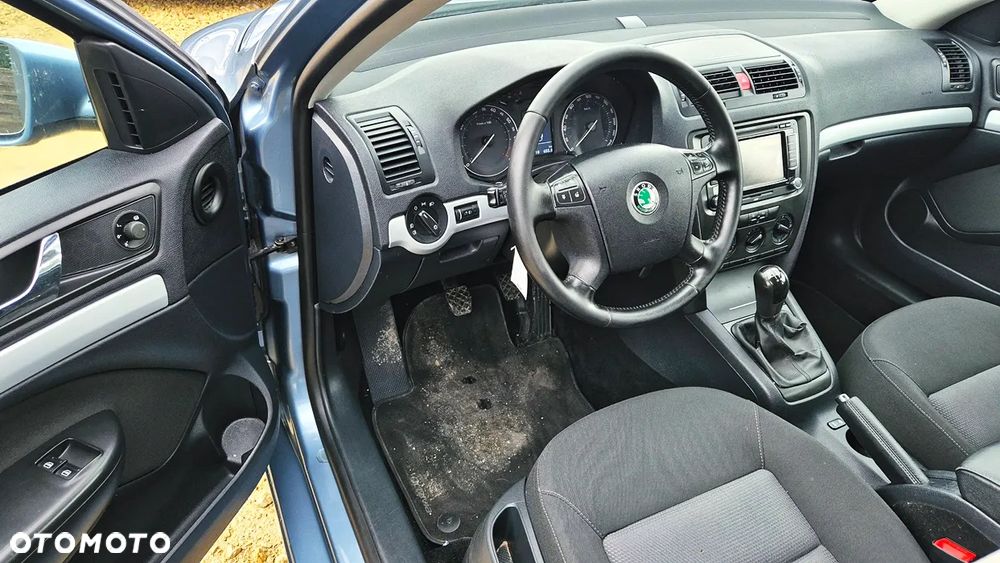 Skoda Octavia 1.6 Family Plus - 29