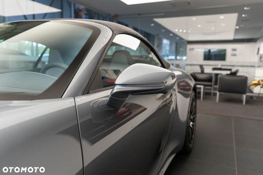 Porsche 911 Carrera 4S - 33