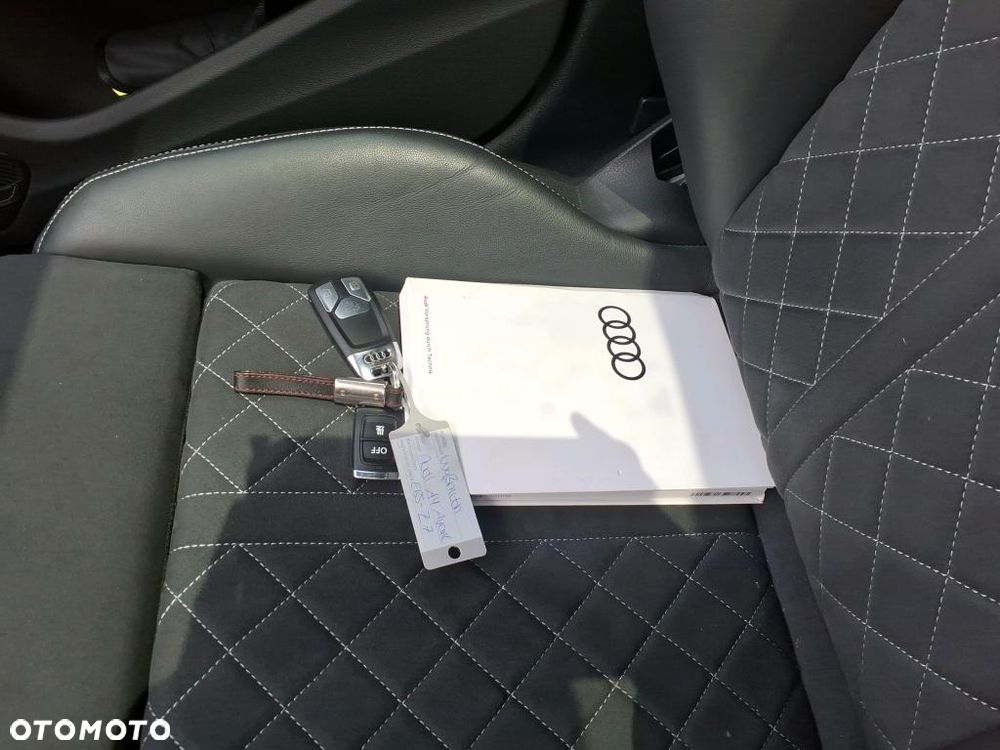 Audi A4 Avant 40 TFSI S tronic S line - 11