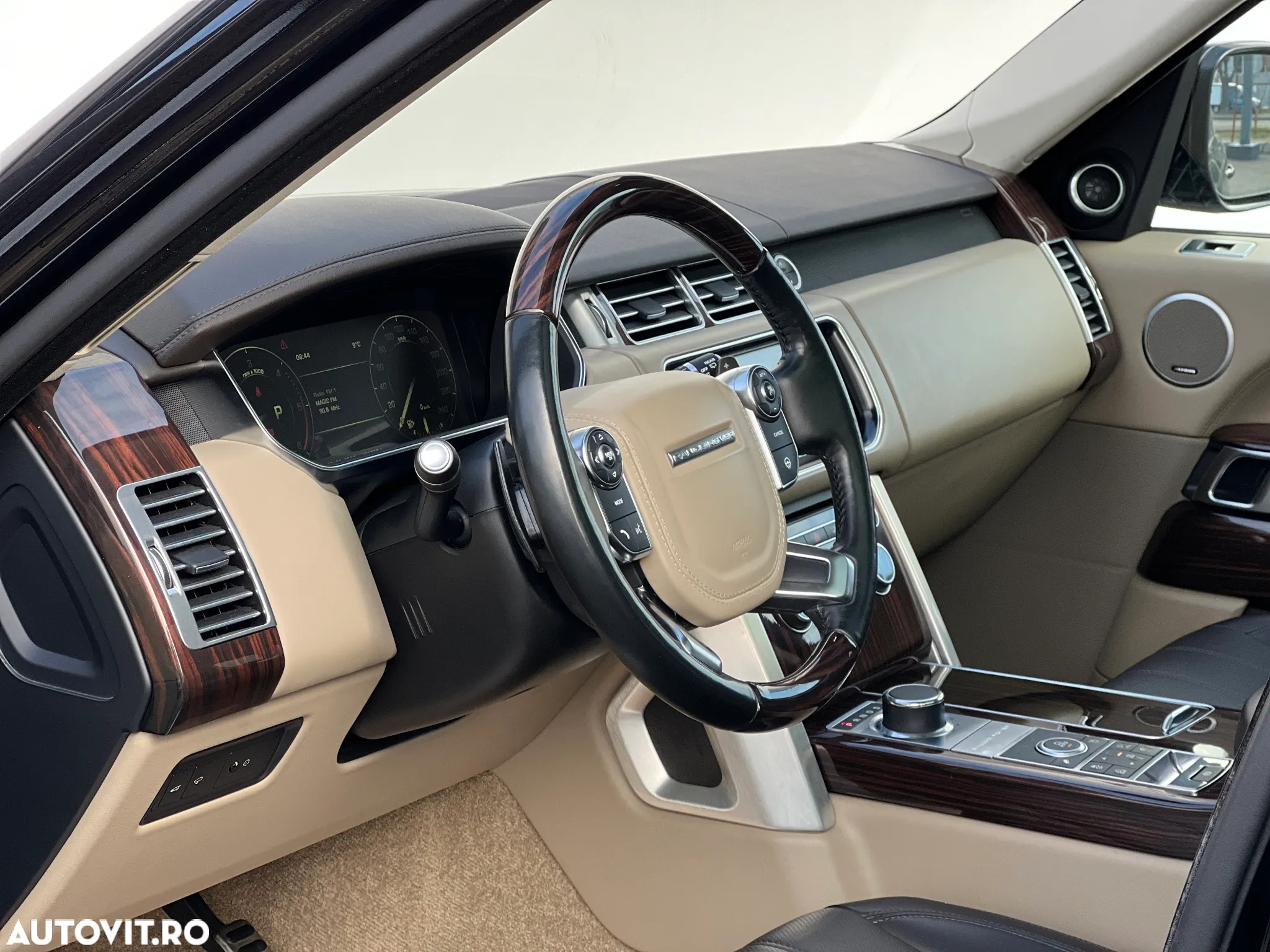 Land Rover Range Rover Vogue - 4
