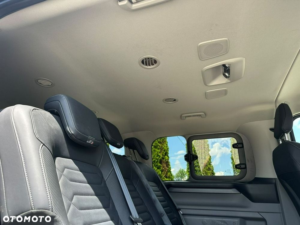 Ford Tourneo Custom - 25