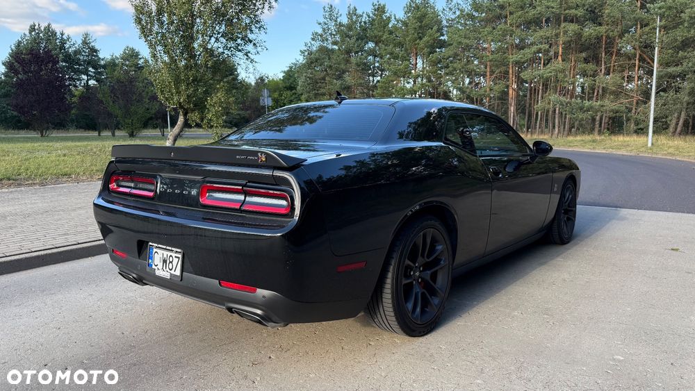 Dodge Challenger 6.4 Scat Pack - 6