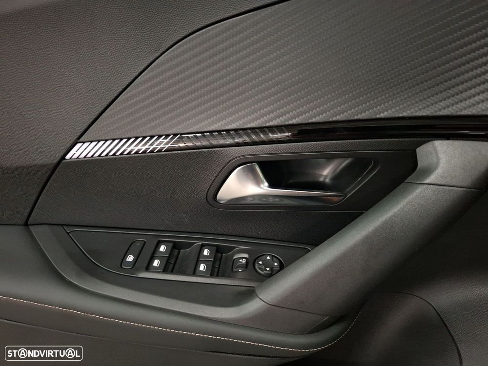 Peugeot e-2008 54 kWh Allure - 22