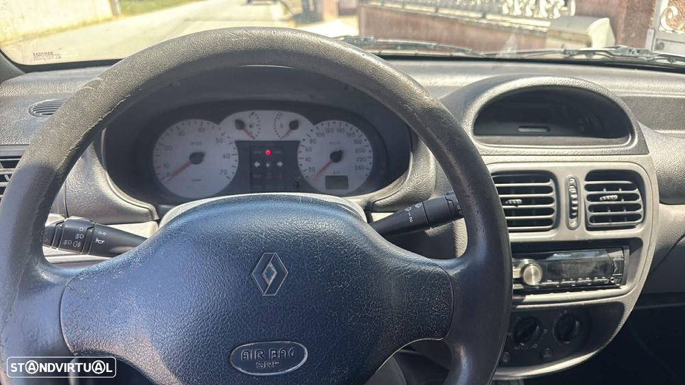 Renault Clio 1.9 D RN - 2