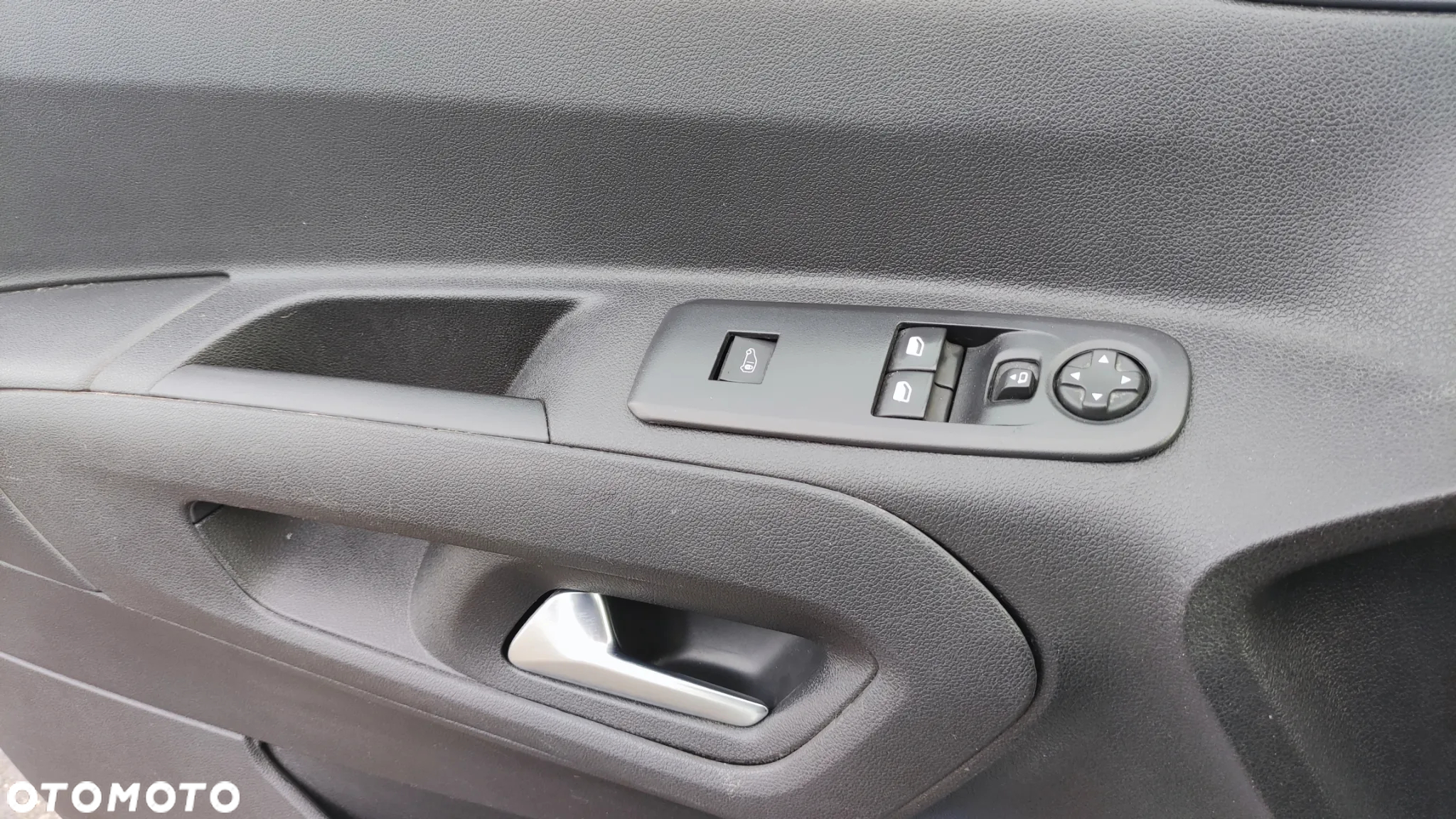 Opel Combo Life - 11
