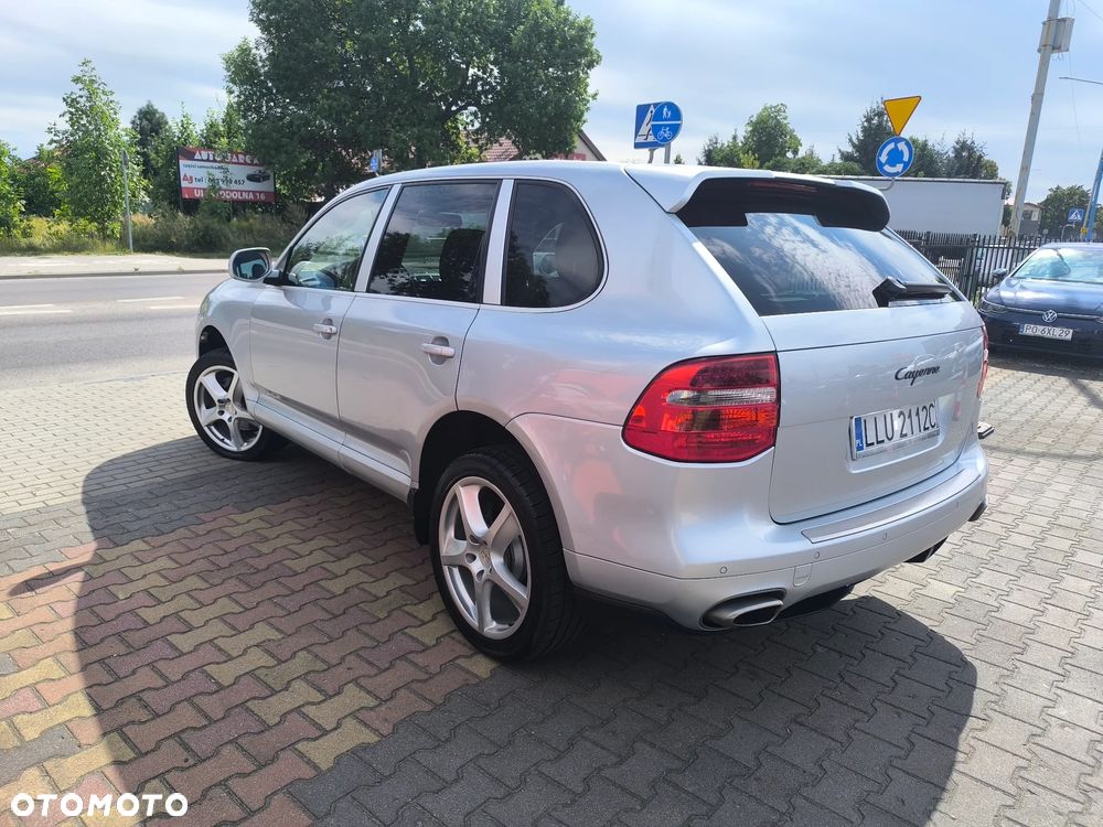 Porsche Cayenne - 5