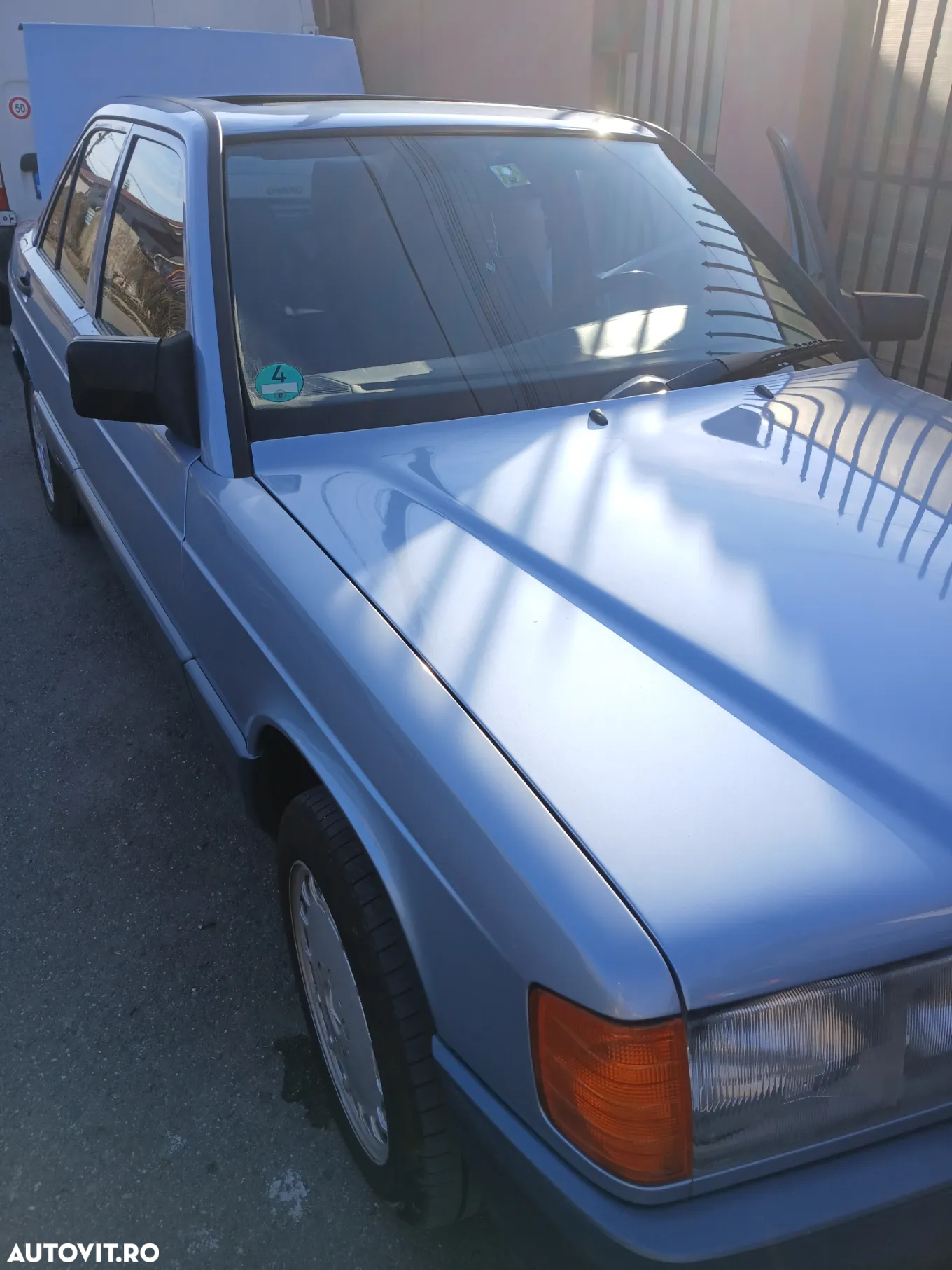 Mercedes-Benz 190 - 8