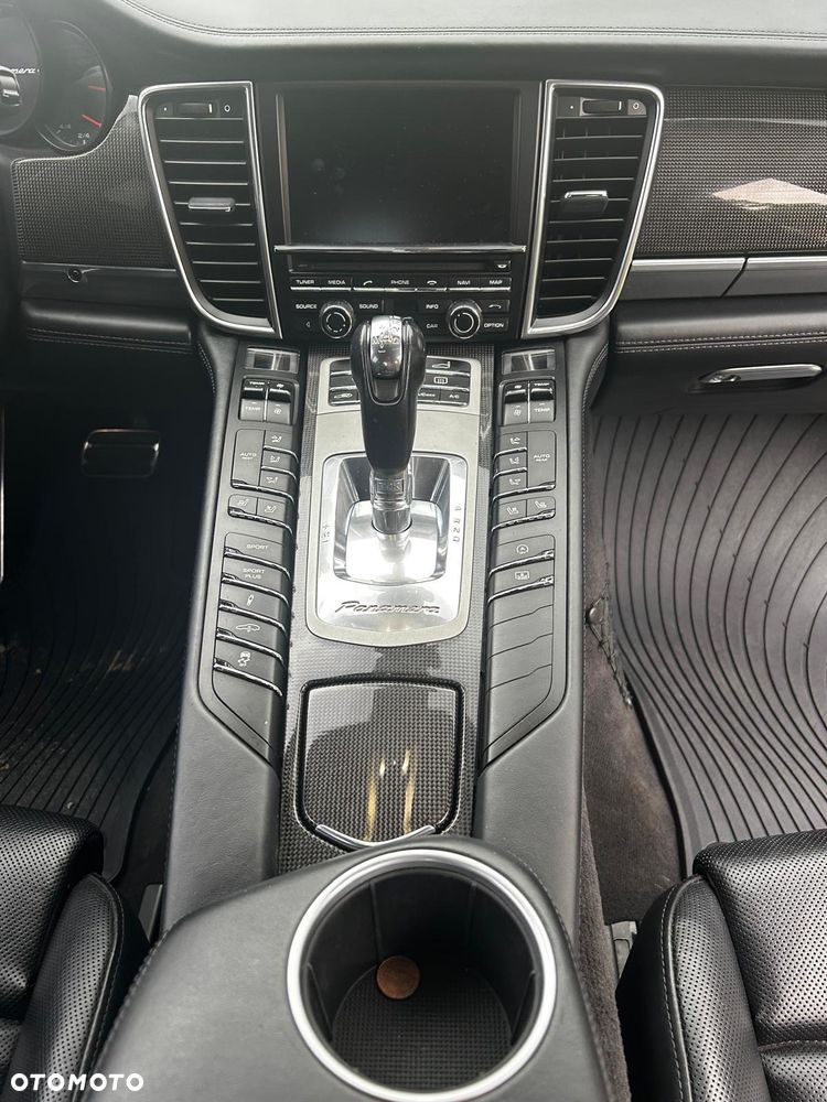 Porsche Panamera 4S Executive - 11