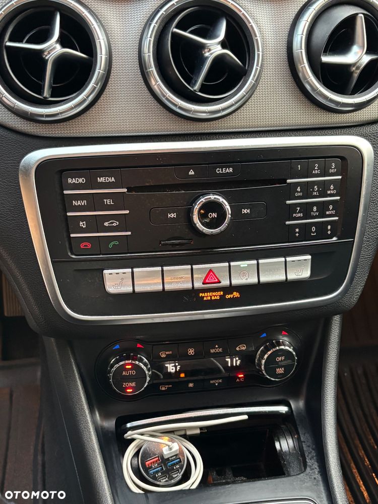 Mercedes-Benz CLA 250 4Matic 7G-DCT - 16