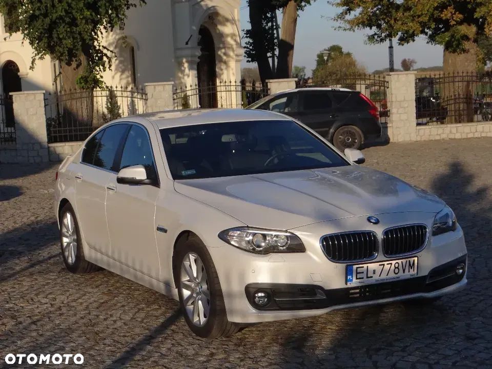 BMW Seria 5 525d xDrive - 17