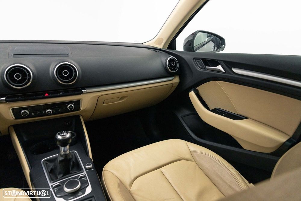Audi A3 Sportback 1.6 TDI Design - 16