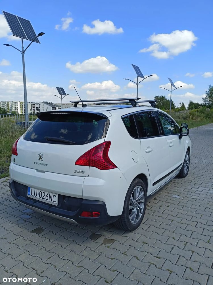 Peugeot 3008 2.0 HDi HYbrid4 - 11