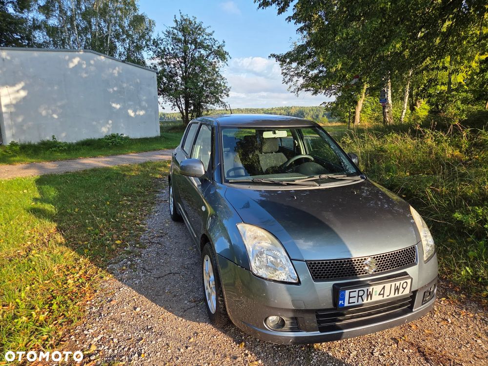 Suzuki Swift 2007 photo 3