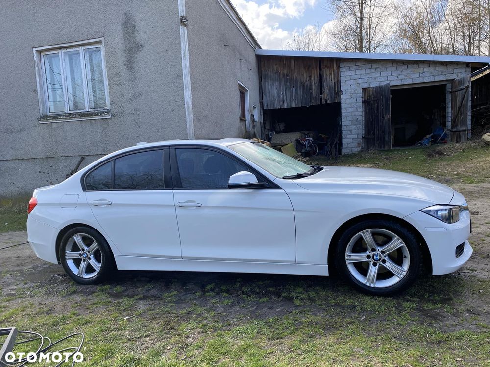 BMW Seria 3 328i - 5