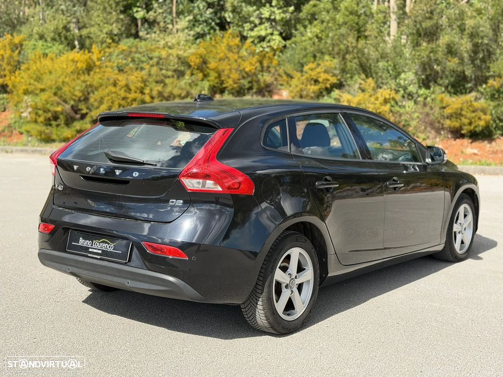 Volvo V40 D2 Momentum - 3