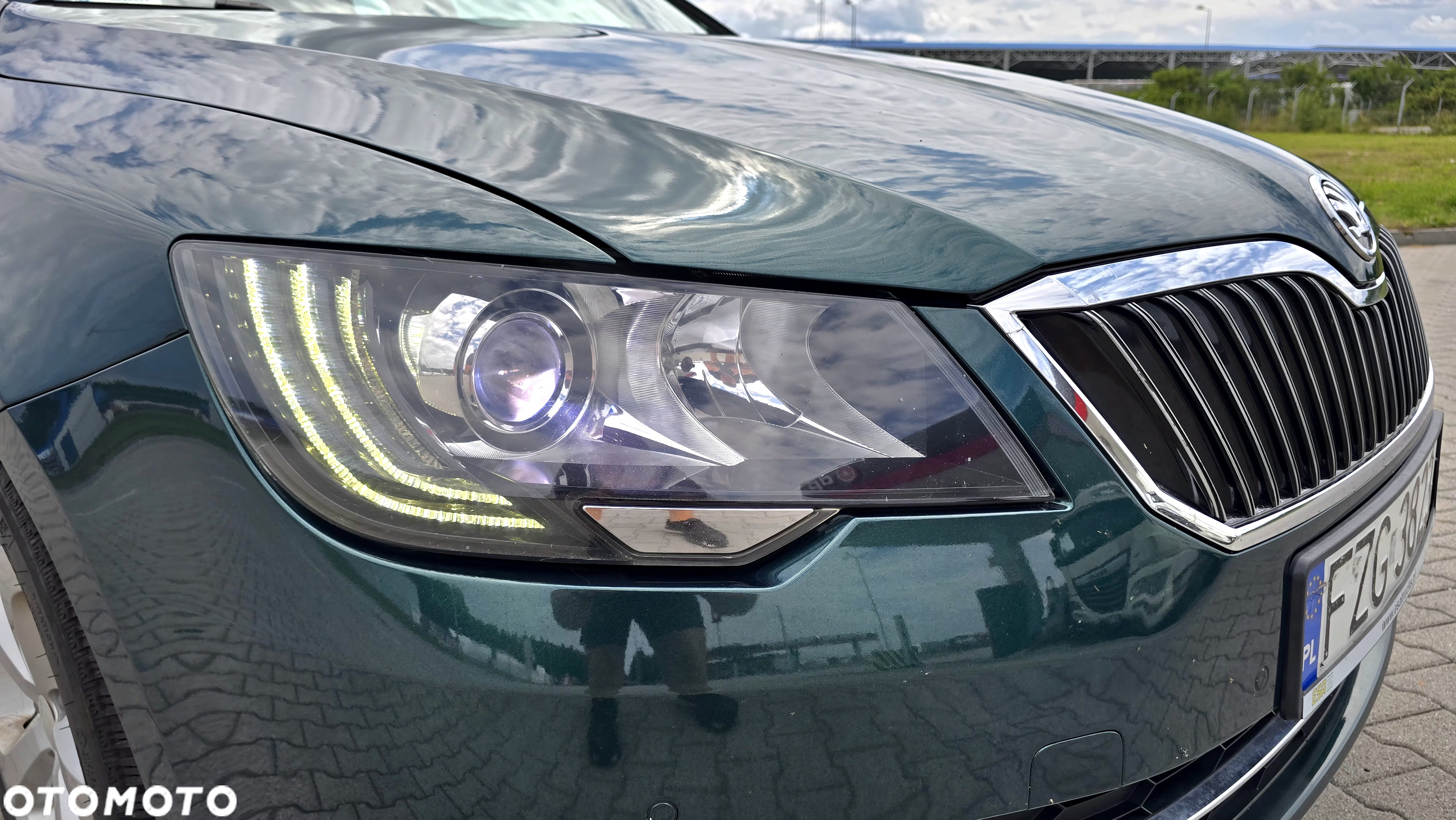 Skoda Superb 2.0 TDI Elegance DSG - 9
