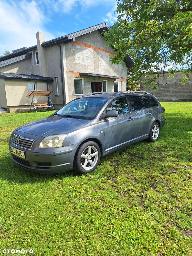 Toyota Avensis - 2