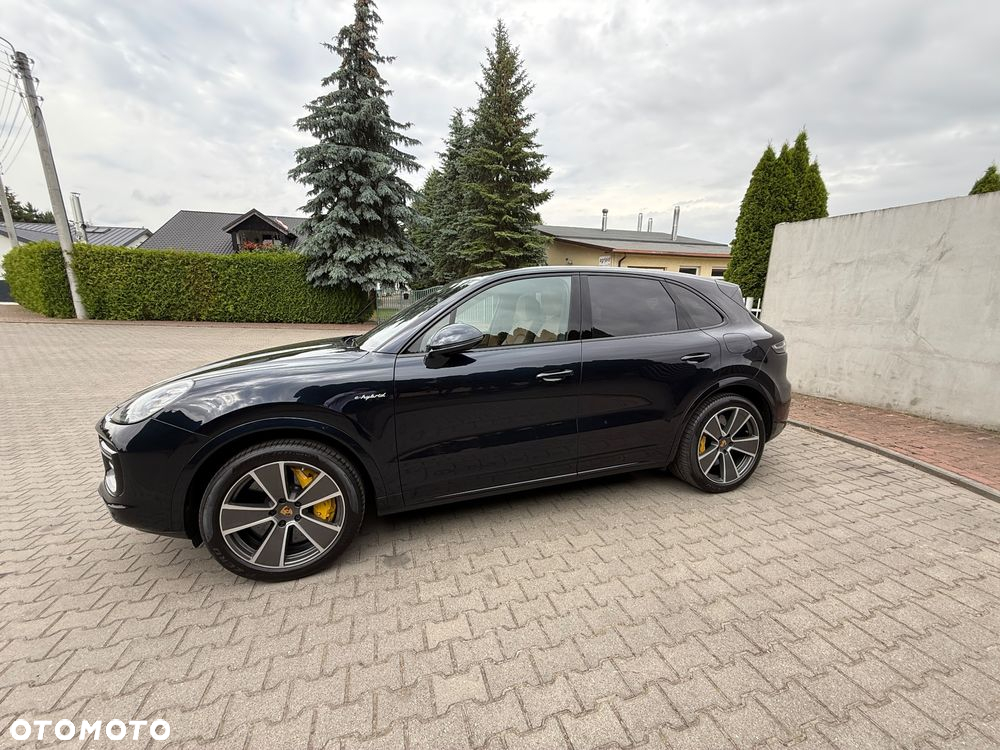 Porsche Cayenne Coupe Turbo S E-Hybrid - 5