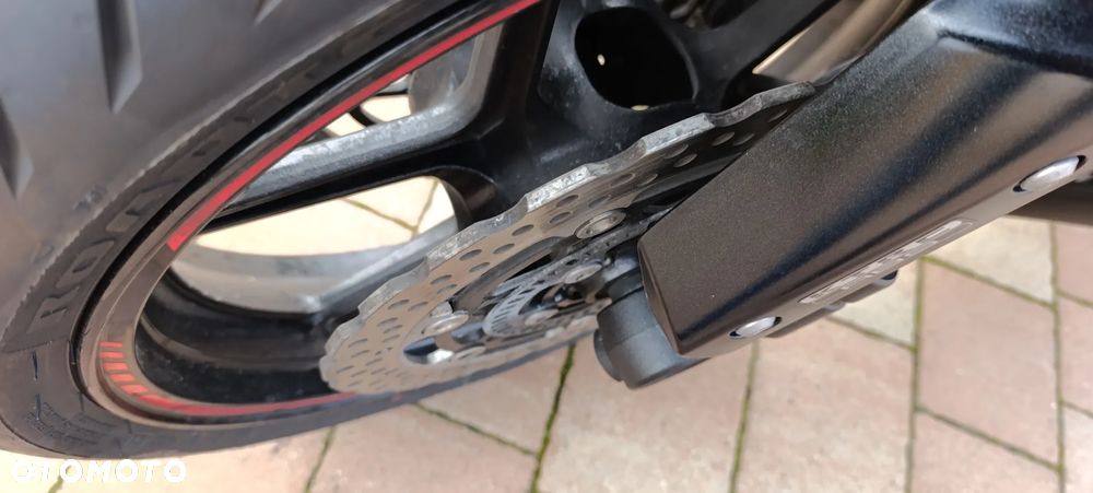 Kawasaki Ninja 1000 SX - 16