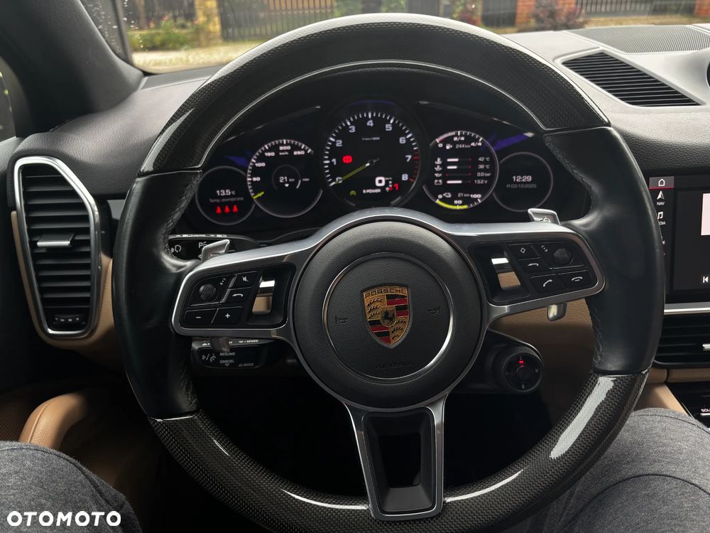 Porsche Cayenne - 22