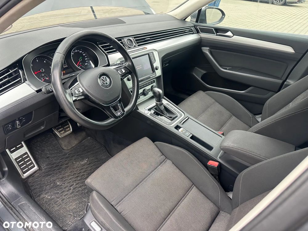 Volkswagen Passat - 13