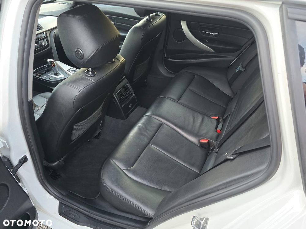 BMW Seria 3 320d xDrive Edition Luxury Line Purity - 10