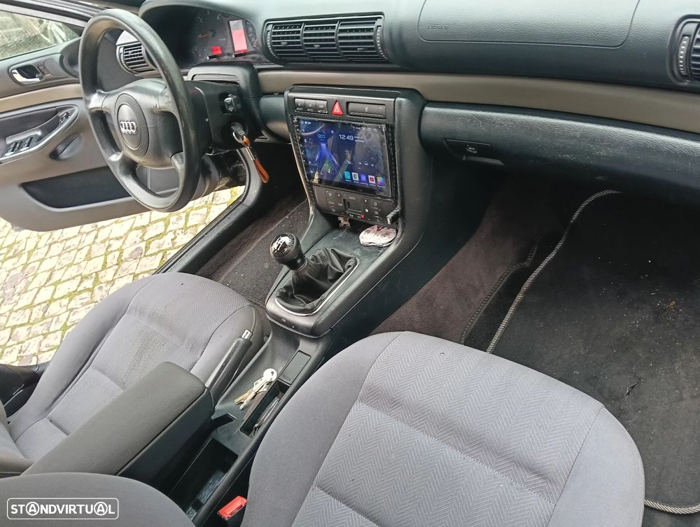 Audi A4 Avant 1.9 TDI Attraction - 20