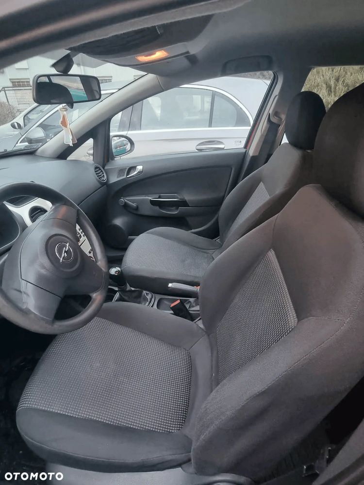 Opel Corsa 1.2 16V Essentia - 7