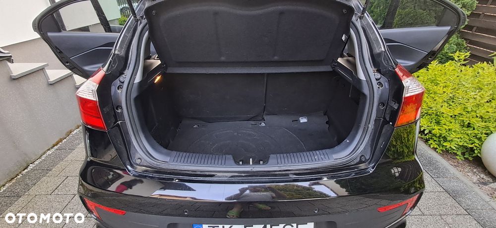 Kia Rio 1.2 Dream Team Edition - 35