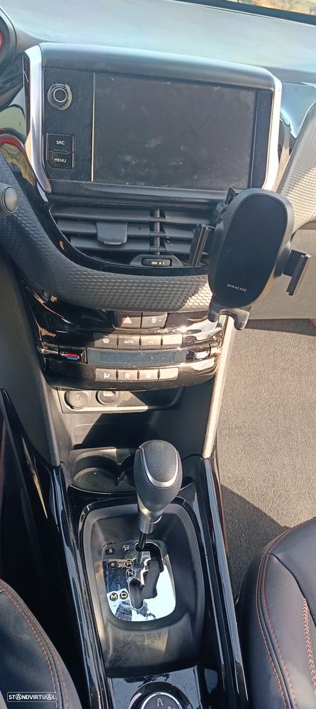 Peugeot 2008 1.5 BlueHDi GT Line EAT6 - 26