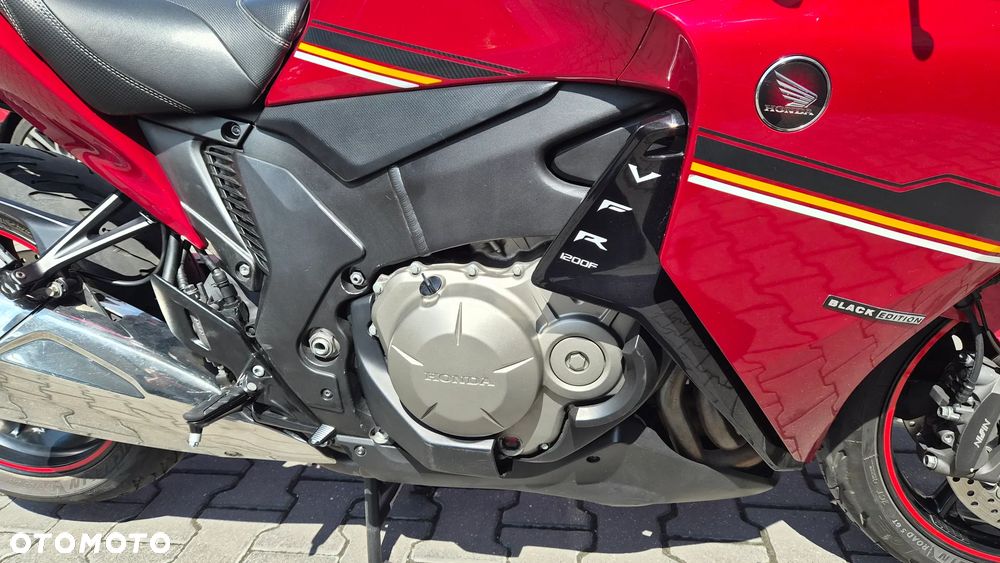 Honda VFR - 15