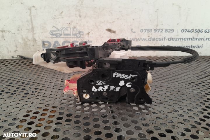Broasca usa fata dreapta Volkswagen VW Passat B6 [2005 - 2010] Sedan - 1