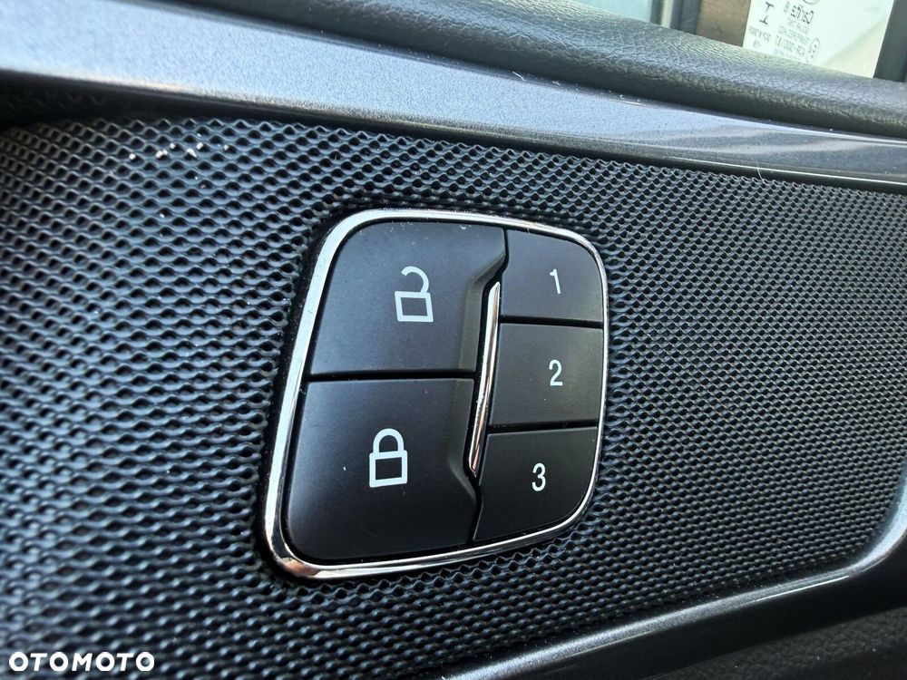 Ford Mondeo 2.0 EcoBlue Titanium - 16