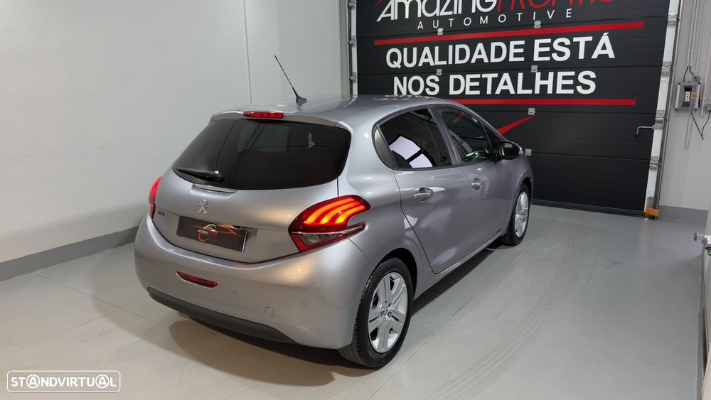 Peugeot 208 82 VTI Style - 10