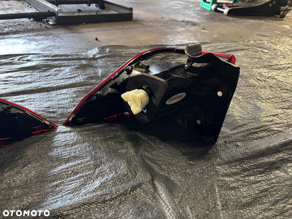VW Tiguan II 5NA lampa tył tylna prawa lewa 5NA945207C 5NA945208C - 5