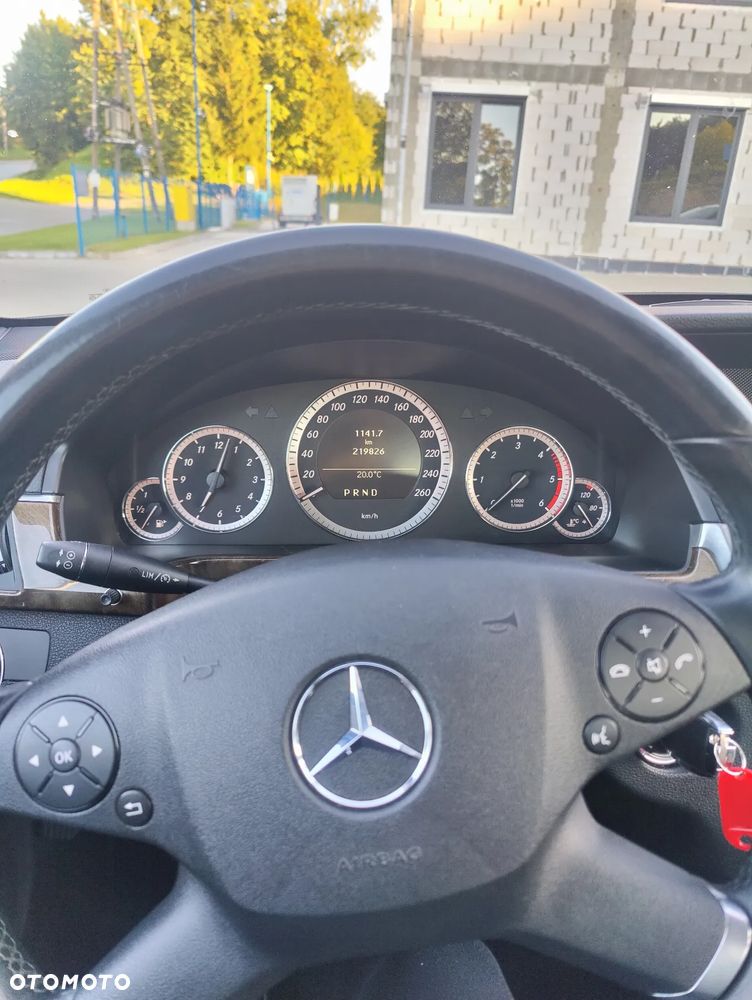 Mercedes-Benz Klasa E 250 CDI DPF BlueEFFICIENCY Automatik Elegance - 9