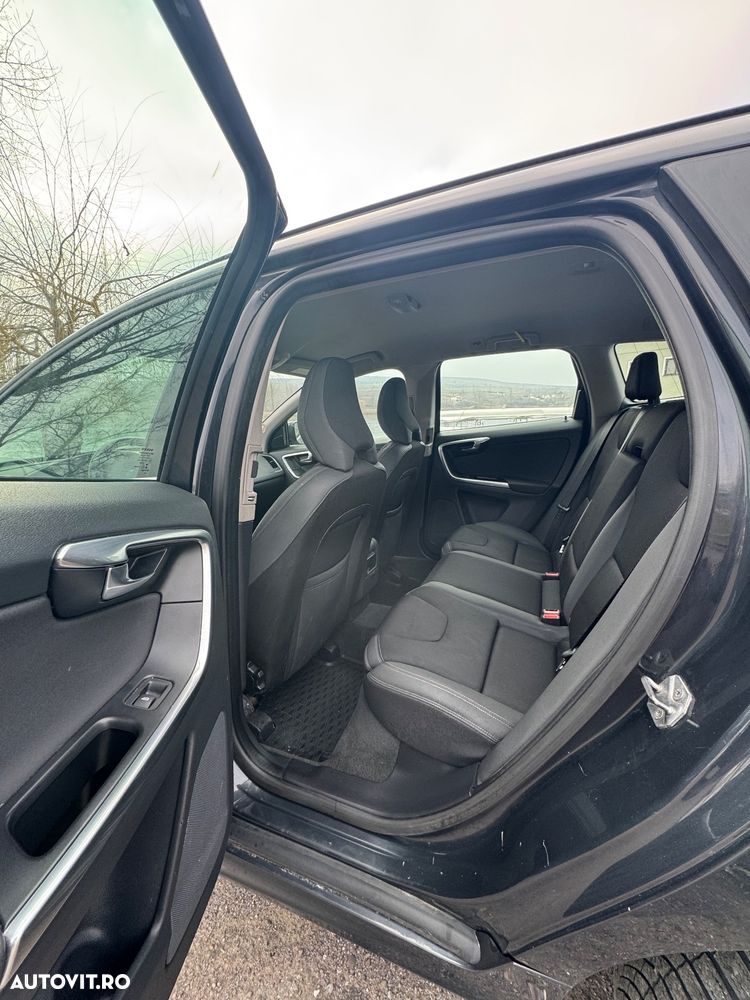 Volvo XC 60 D4 AWD Geartronic Summum - 5