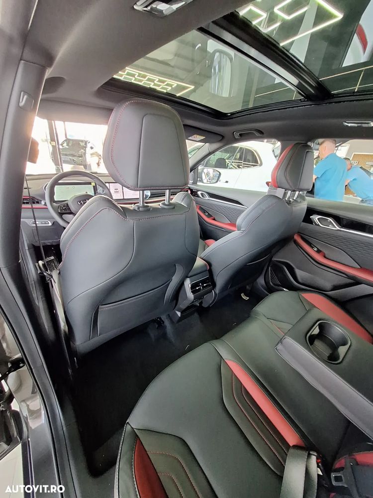 Geely Coolray - 20
