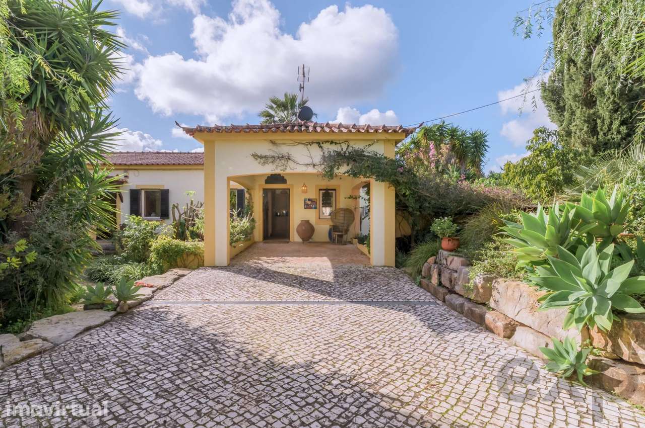 Moradia rural com 4 + 1 quartos, sauna, piscina e jardins deslumbrante - Grande imagem: 3/60