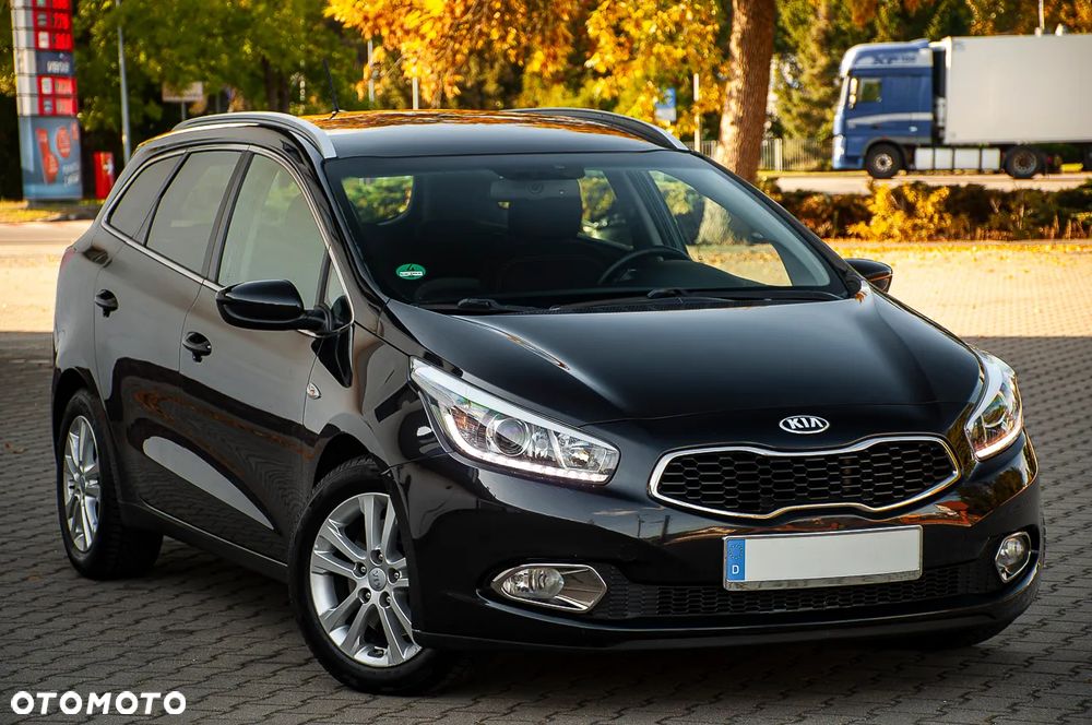 Kia Ceed 1.6 CRDi 128 ISG Dream Team Edition - 9