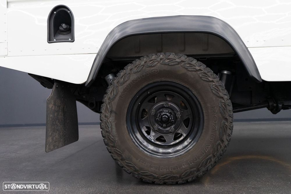 Land Rover Defender 90 2.5 TD5 Metal Top - 12