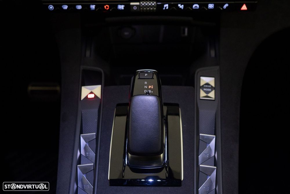 DS DS7 Crossback E-Tense Performance Line EAT8 - 26
