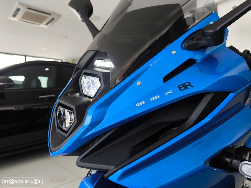 Suzuki GSX 8R - 12