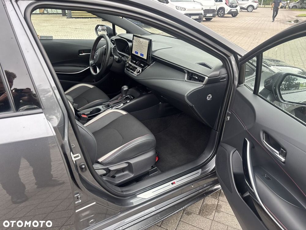 Toyota Corolla 2.0 Hybrid GR Sport - 12