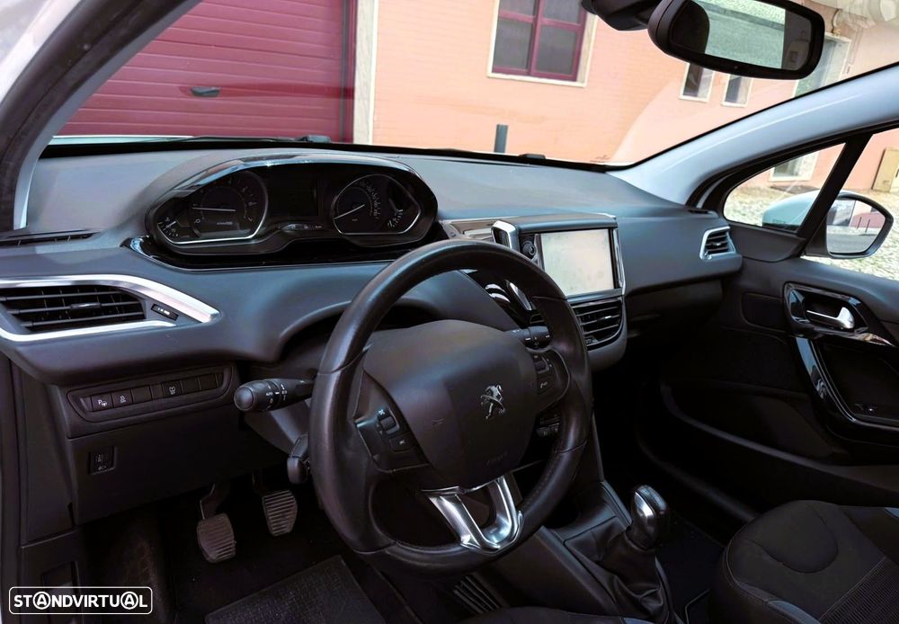 Peugeot 208 1.2 VTi Allure - 9