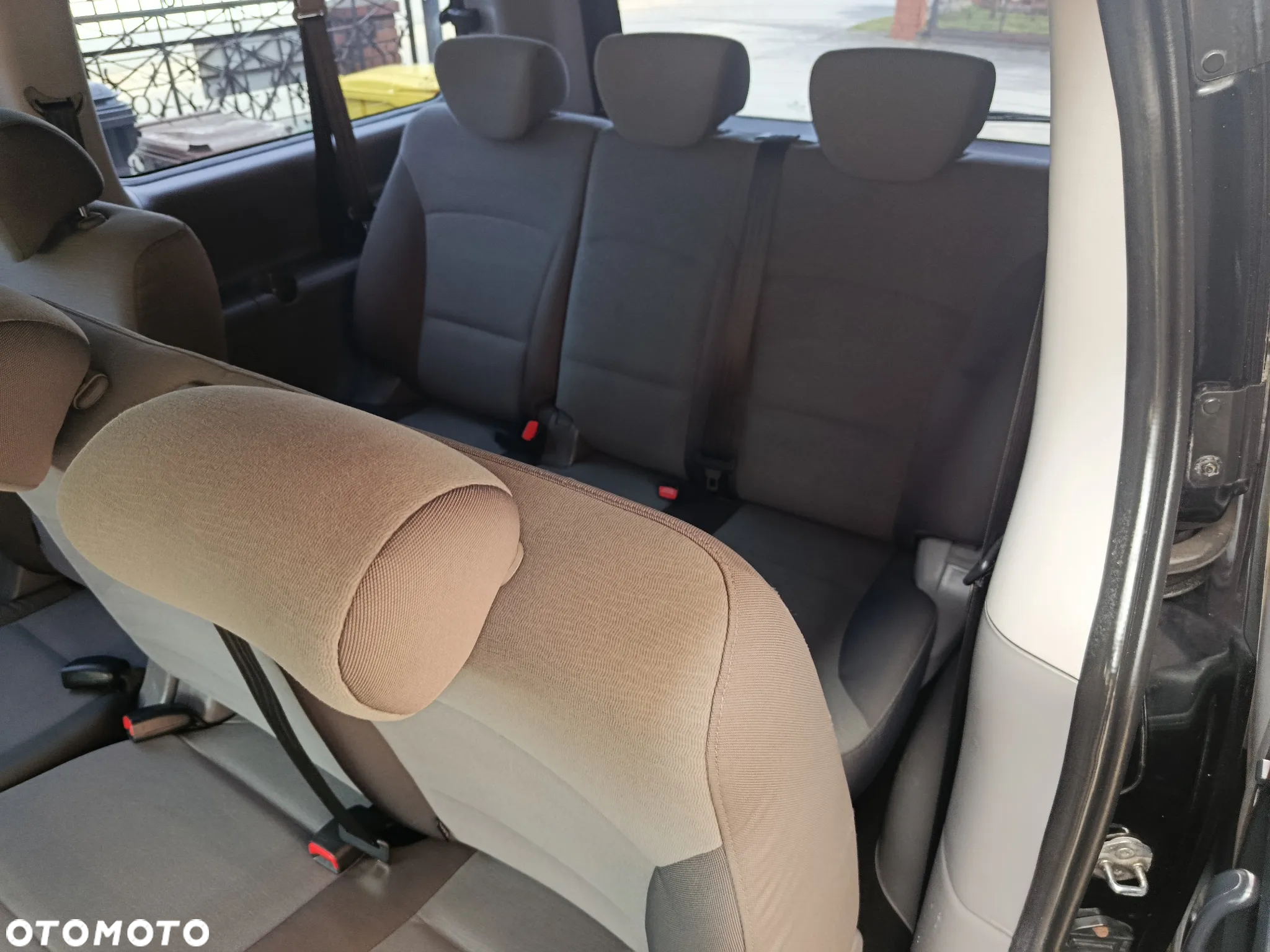 Hyundai H-1 2.5 CRDi Travel Comfort - 19