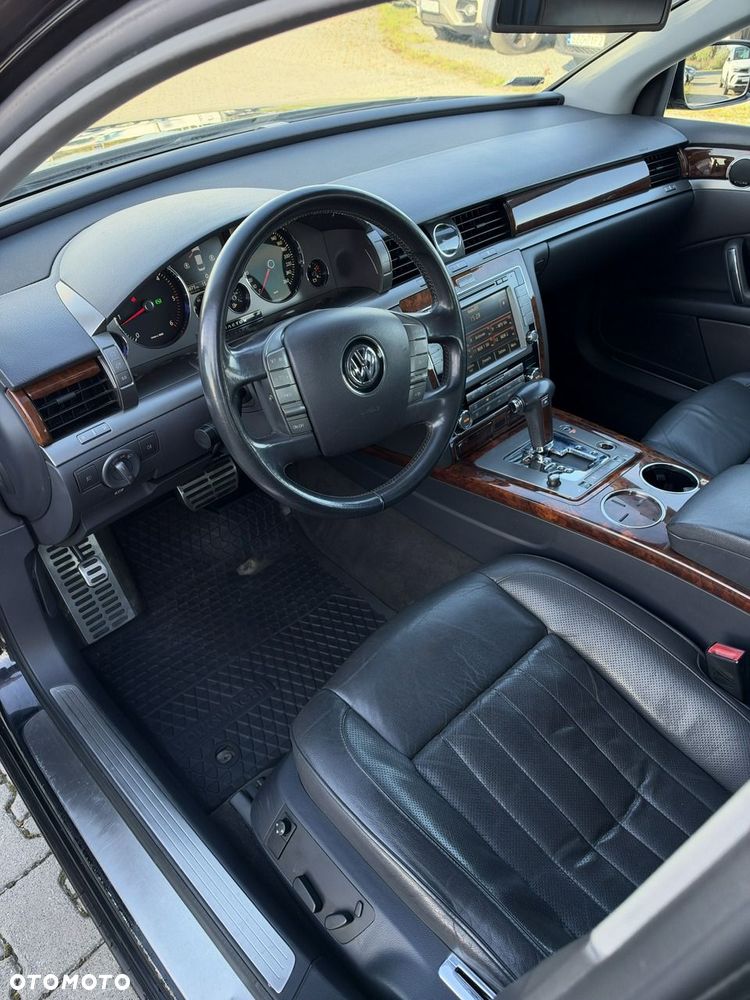 Volkswagen Phaeton - 7