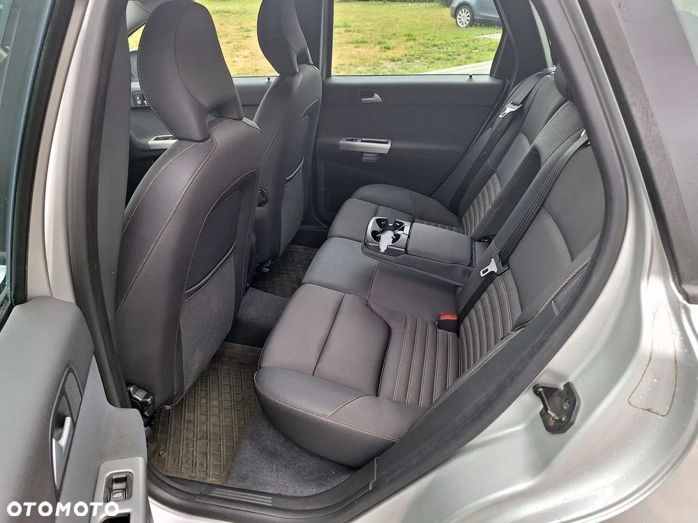 Volvo V50 1.8 Momentum - 17